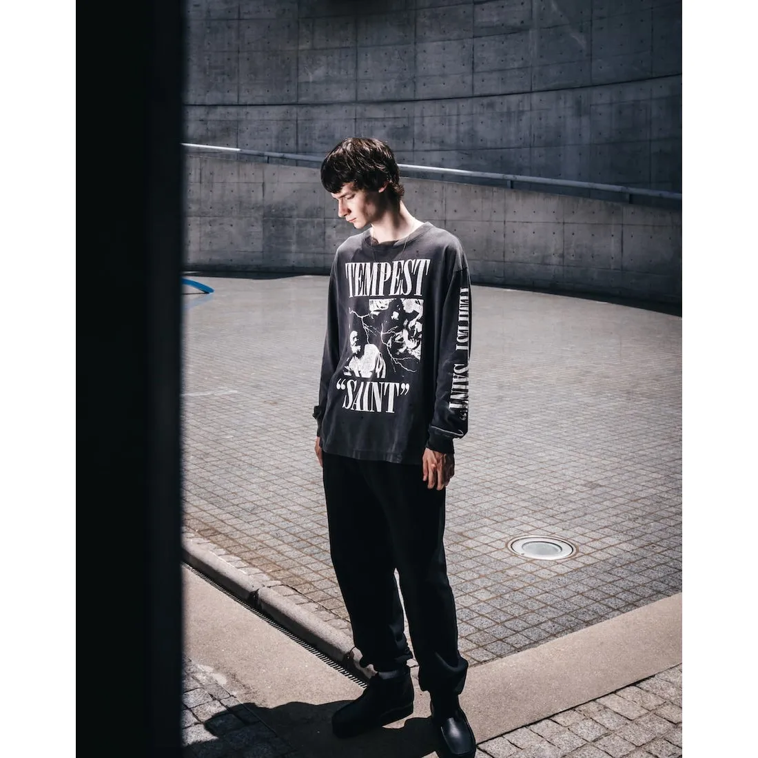 SAINT Mxxxxxx LS TEE/TEMPEST/BLK 'TEMPEST SAINT' Storm Religious Saints Cracked Retro Vulcanized Heavy Wash Long Sleeves Washed Black S-XL Assute Dyeing Multi-bit Horse Fading Craftsmanship Grinding and Hanging Holes Full of Old Feeling Top Printing Craftsmanship Purchasing Level